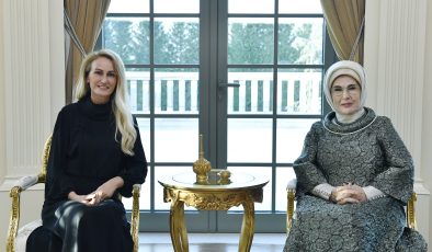 Nilden B. Erhürman, Emine Erdoğan ile bir araya geldi
