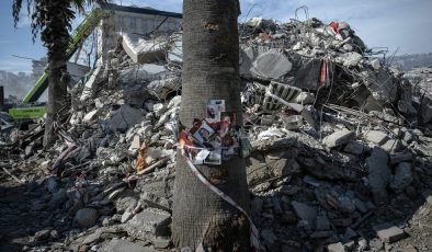 Türkiye’deki depremlerde can kaybı 50 bine yaklaştı