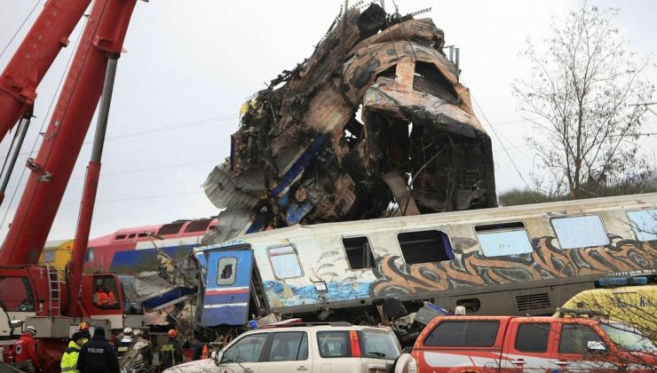 Yunanistan’da tren kazasında ölü sayısı 57’ye yükseldi, 56 kişi ise hala kayıp
