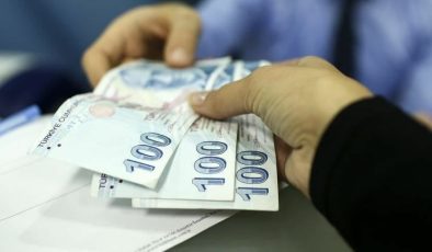 Türkiye’de emekliye bayram ikramiyesi 2 bin TL verilecek
