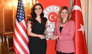 Dilek Livaneli’ye “Uluslararası Lider Kadın” ödülü