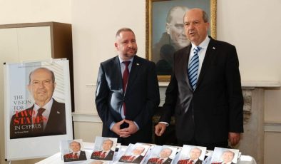Tatar, Londra’da “Kıbrıs’ta İki Devlet Vizyonu” kitabını tanıttı