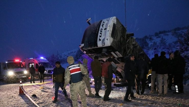 Erzincan ve Yozgat’ta iki otobüs devrildi: 3 ölü, 46 yaralı