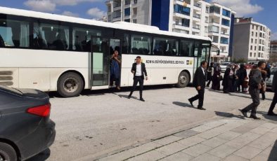 AKP’nin temayül yoklamasında belediyenin otobüslerini kullanmasına İYİ Parti’den tepki