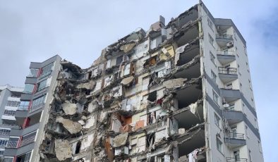 Depremde yıkılan binanın müteahhidinden ‘pes’ dedirten savunma