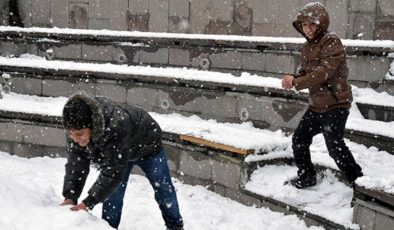 Nevşehir’de kar yağışı nedeniyle eğitime 1 gün ara verildi