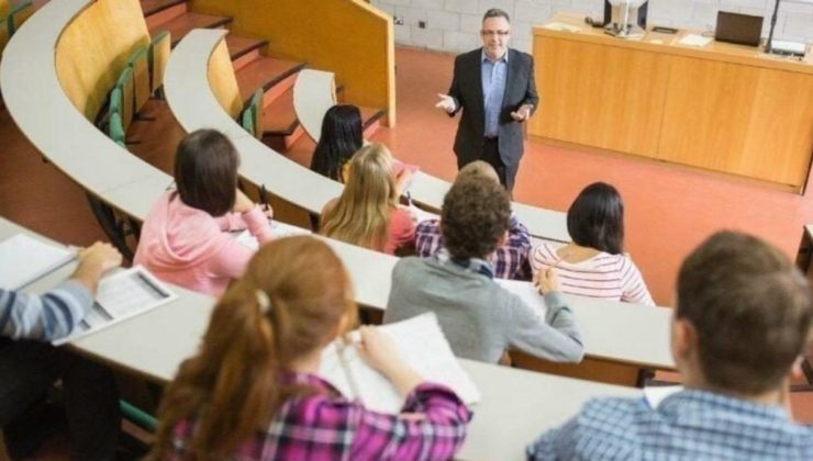 Özyeğin Üniversitesi öğretim elemanları alıyor