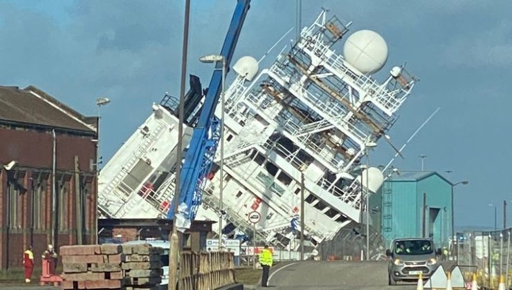 Multiple people injured as large ship dislodges in dry dock sparking ‘major incident’