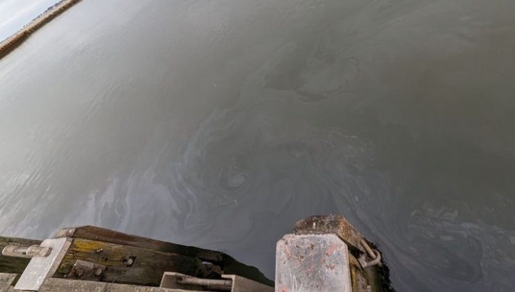 Major incident declared after 200 barrels of oil leak on UK coast
