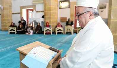 Arap Ahmet Paşa Camisi’nde mukabele geleneği sürüyor