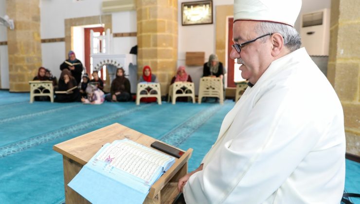 Arap Ahmet Paşa Camisi’nde mukabele geleneği sürüyor