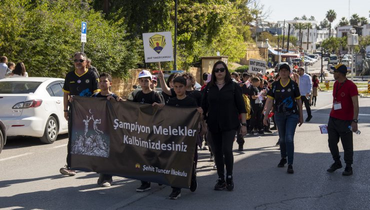 “23 Nisan Korteji” Cumhurbaşkanlığı ve Meclis’e yürüdü