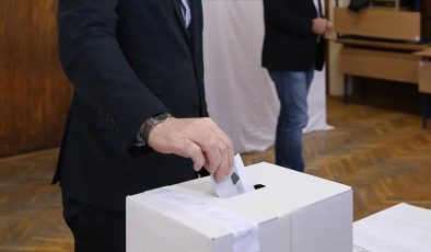 Bulgaristan’da halk erken genel seçim için sandık başında