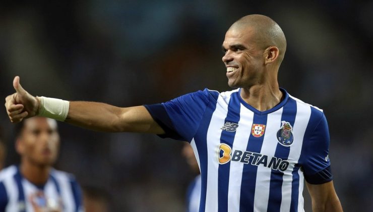 40 yaşındaki Pepe bir yıl daha Porto’da