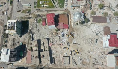 Türkiye’de depremdeki can kaybı sayısı arttı…  Soylu’dan “vefat az açıklanıyor” tepkisi