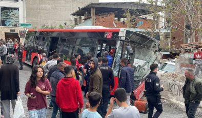 Belediye otobüsü duvara çarptı: 10 yaralı