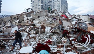 Depremde yıkılan sitenin müteahhidi: Alakam yok, galericiyim