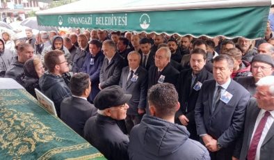 DSP lideri Önder Aksakal’a cenaze töreninde tepki: Üç koltuğa partiyi sattınız