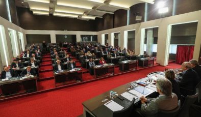 Gözler CHP Parti Meclisi toplantısında