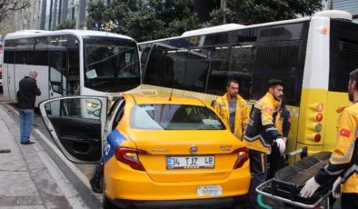 İstanbul’da 2 otobüs, taksi ve servis aracı birbirine girdi