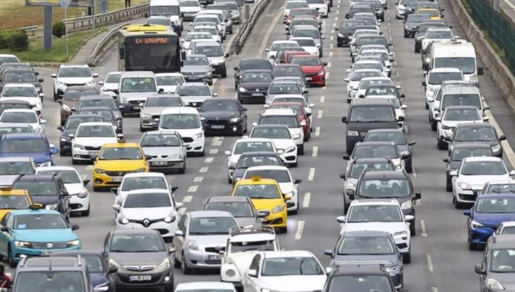 İstanbul’da trafik bayram dinlemiyor
