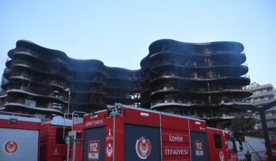 İzmir’de lüks sitedeki yangının büyüklüğü gün ağarınca ortaya çıktı 