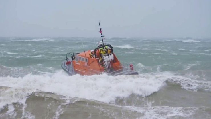 Body found washed up on beach near Brighton after search during Storm Noa
