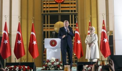 Erdoğan balkon konuşmasına hangi mesajları verdi?