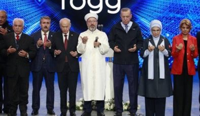 Açılışta dua eden Ali Erbaş’a kırmızı Togg