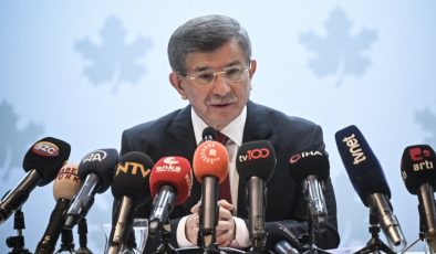 Ahmet Davutoğlu: Kılıçdaroğlu’na temas yetkisi verdik