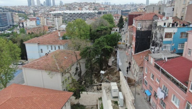 Beyoğlu’nda istinat duvarı okulun bahçesine çöktü, 3 bina boşaltılarak mühürlendi