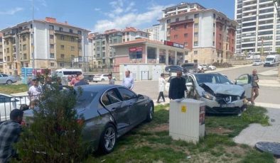 Elazığ’da trafik kazası: MHP’li adayın da aralarında bulunduğu 4 kişi yaralandı
