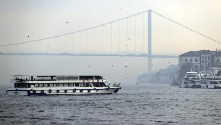İstanbul Boğazı’nda gemi trafiği çift yönlü durduruldu
