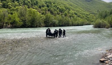 Kaybolan 2 kişinin bulunması için suyun yönü değiştirildi