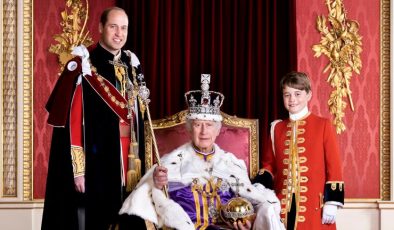 The King and his heirs: Charles pictured with Princes William and George in new coronation portrait