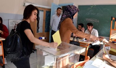 Yurt dışı ve gümrüklerde kullanılan oy 1.5 milyona yaklaştı