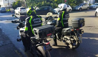Yılmaz’a escortluk eden motosikletli polis kaza yaptı