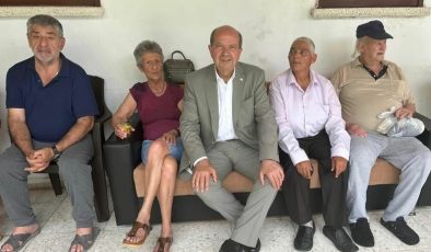 Tatar Kurban Bayramı dolayısıyla Lapta Huzurevi’ni ziyaret etti