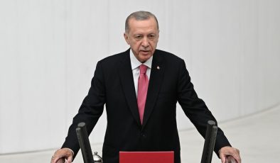 Erdoğan yemin ederek, yeni dönemine başladı