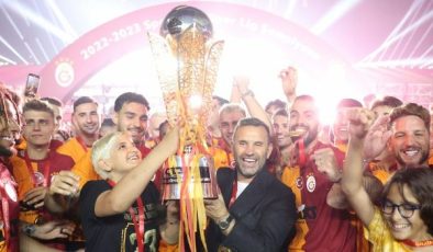 Okan Buruk 1 yıl daha Galatasaray’da