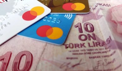 Kredi kartı faiz ve gecikme faiz oranları sabit kaldı