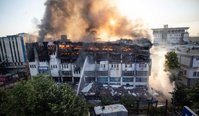 Başakşehir’de fabrika yangını: Dünden beri sönmedi