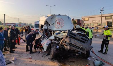Bursa’da sporcuları taşıyan servis minibüsü kaza yaptı: 16 yaralı 