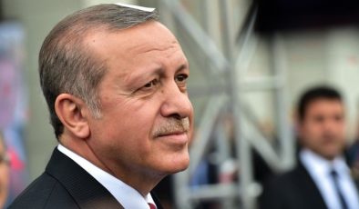 Erdoğan’a şiir yazdı koltuğu kaptı