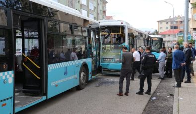 Erzurum’da özel halk otobüsü kaza yaptı: 15 yaralı