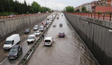 Eskişehir-Ankara çevreyolunda alt geçitleri su bastı