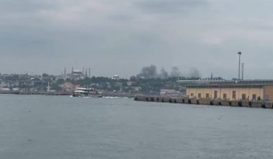 İstanbul’da depo yangını… Birçok noktadan görüldü