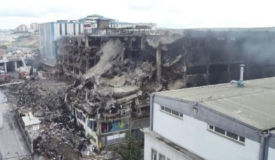 İstanbul’daki fabrika yangını 4. gününde: Ekipler arama yaptı
