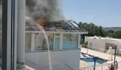 Otelde yangın! Müşteriler tahliye edildi