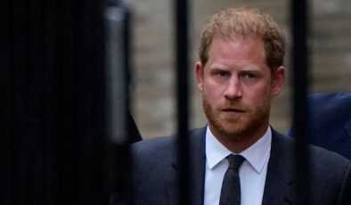 Prince Harry set to give evidence on phone hacking in landmark court appearance